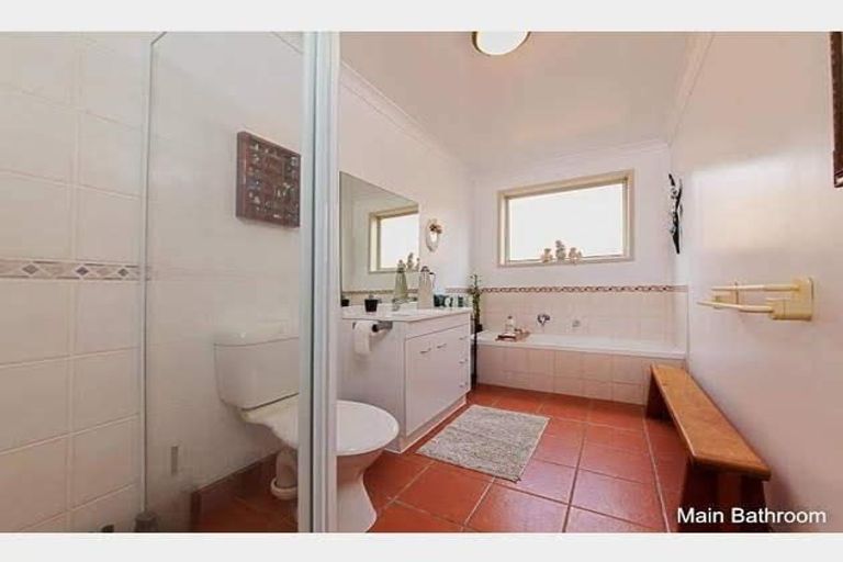 Photo of property in 31 Roy Maloney Drive, Henderson, Auckland, 0612