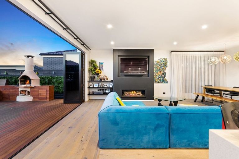 Photo of property in 9 Turutu Place, Long Bay, Auckland, 0630