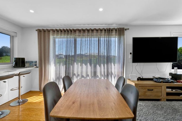 Photo of property in 8 Jersey Place, Bell Block, New Plymouth, 4312