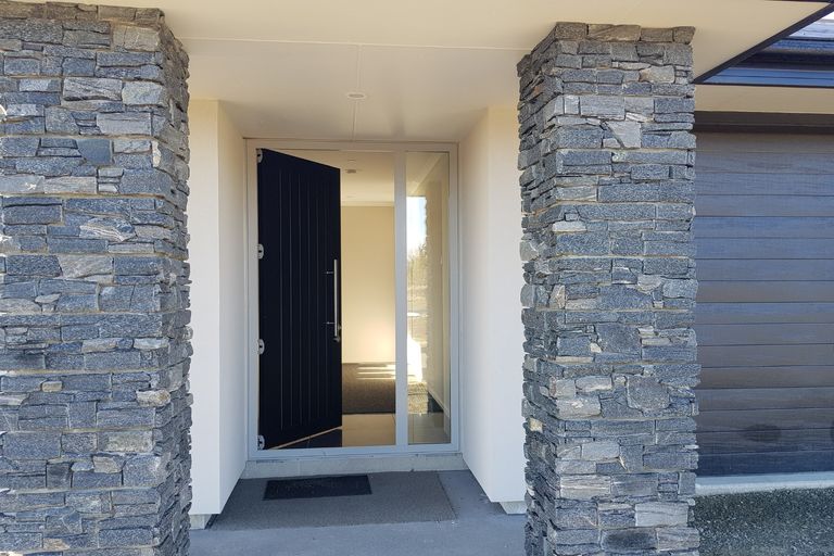 Photo of property in 19 Mistake Drive, Lake Tekapo, 7999