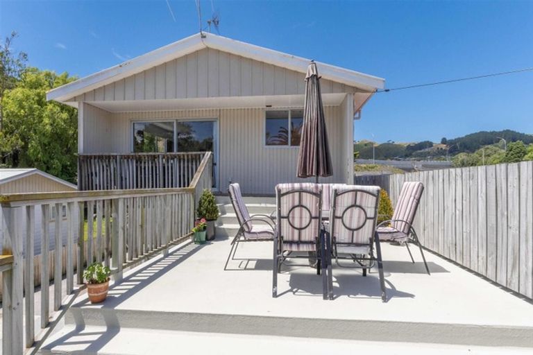 Photo of property in 6a Coates Street, Tawa, Wellington, 5028