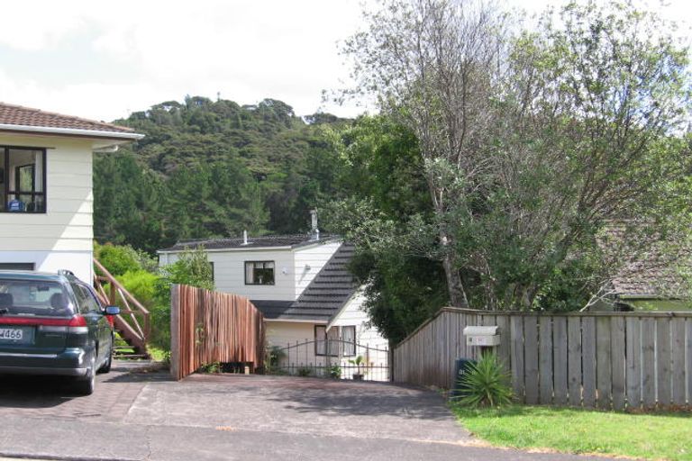 Photo of property in 8 Glendawn Place, Bayview, Auckland, 0629