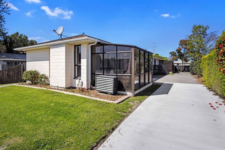 Photo of property in 74 Denise Crescent, Hornby, Christchurch, 8042