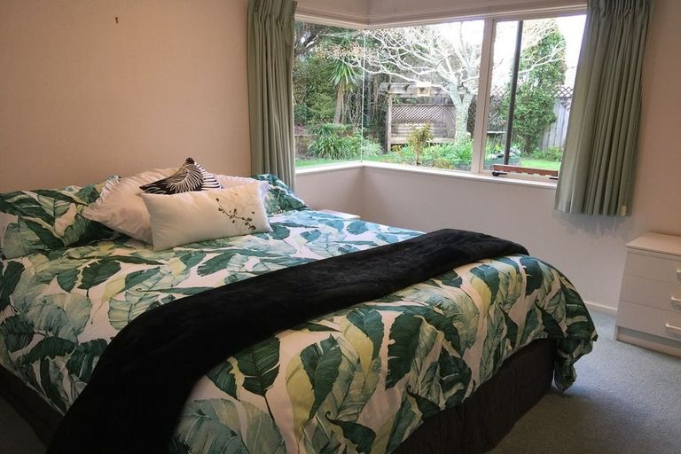 Photo of property in 20 Kath Hopper Drive, Orewa, 0931
