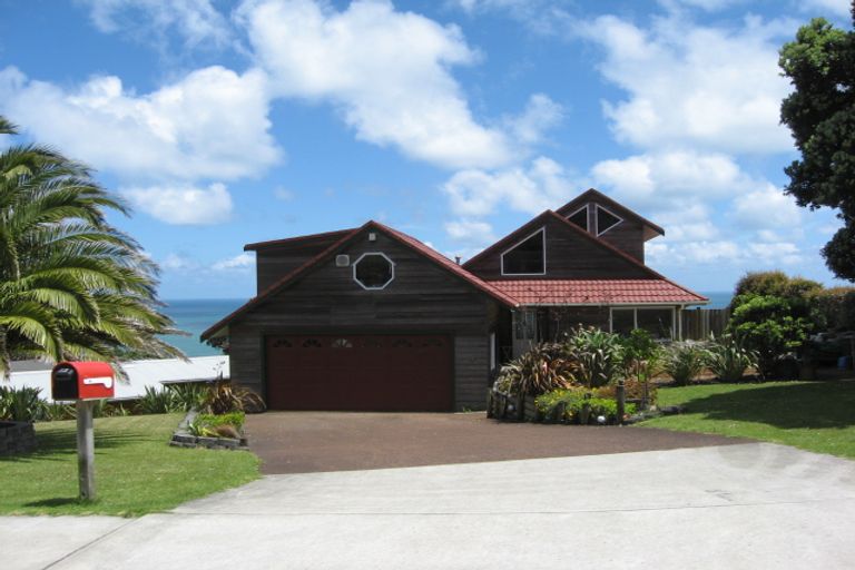 Photo of property in 12 Edwin Mitchelson Road, Muriwai, Waimauku, 0881