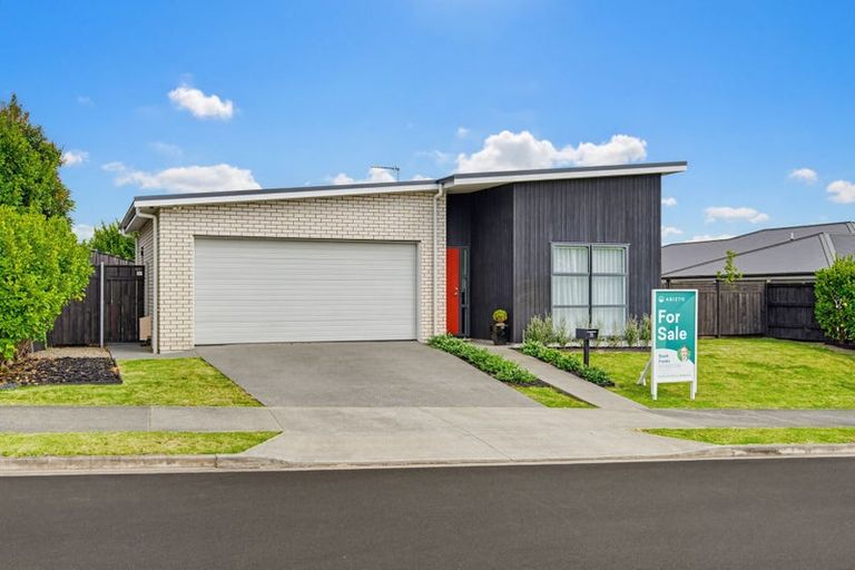 Photo of property in 30 Tyler Davies Drive, Red Beach, 0932