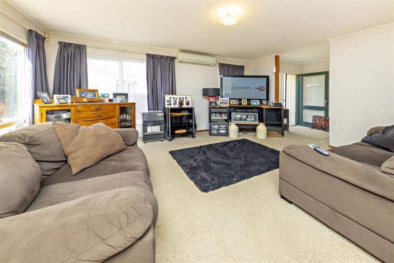 Photo of property in 13 Tilbrook Place, Papakura, 2110