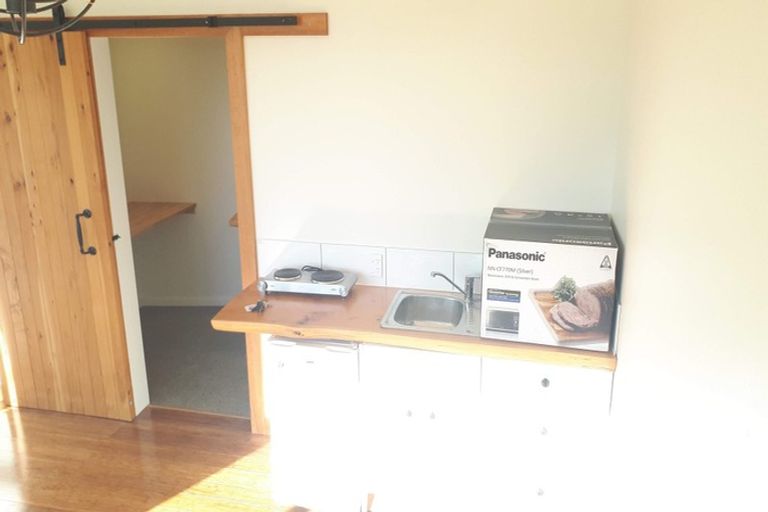 Photo of property in 82 Paremata Road, Paremata, Porirua, 5024