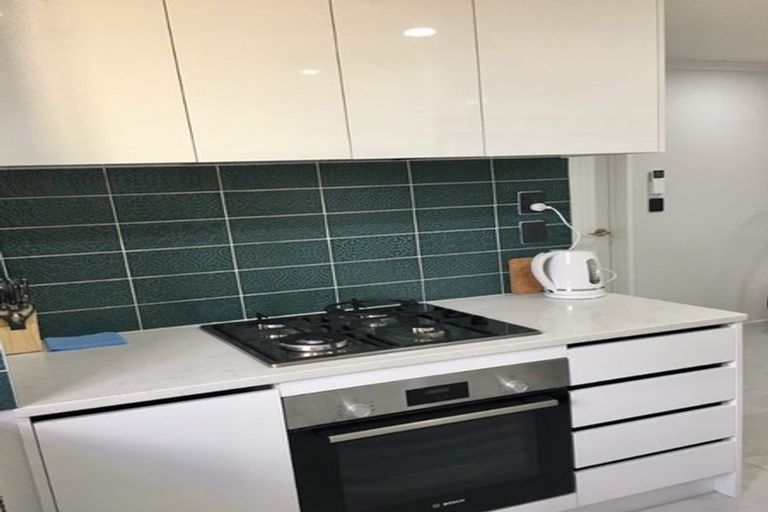 Photo of property in 425d Great South Road, Opaheke, Papakura, 2113