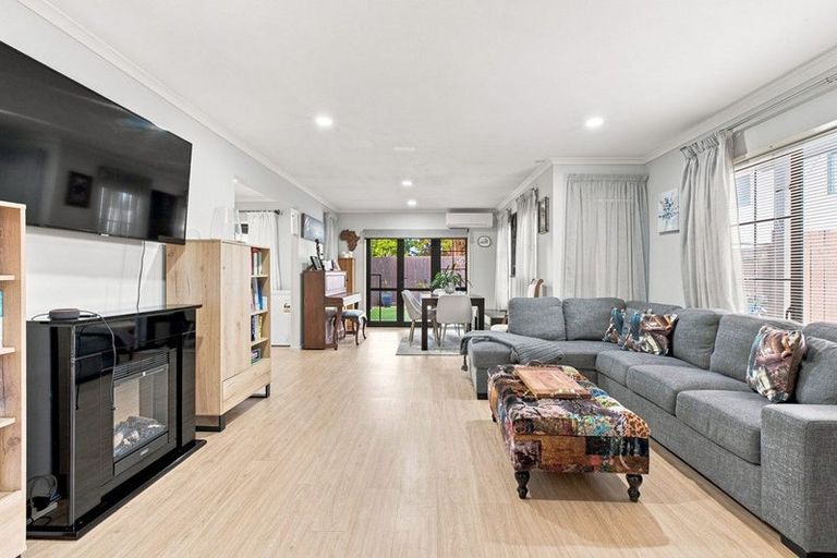 Photo of property in 11 Whitbourne Heights, Manurewa, Auckland, 2105
