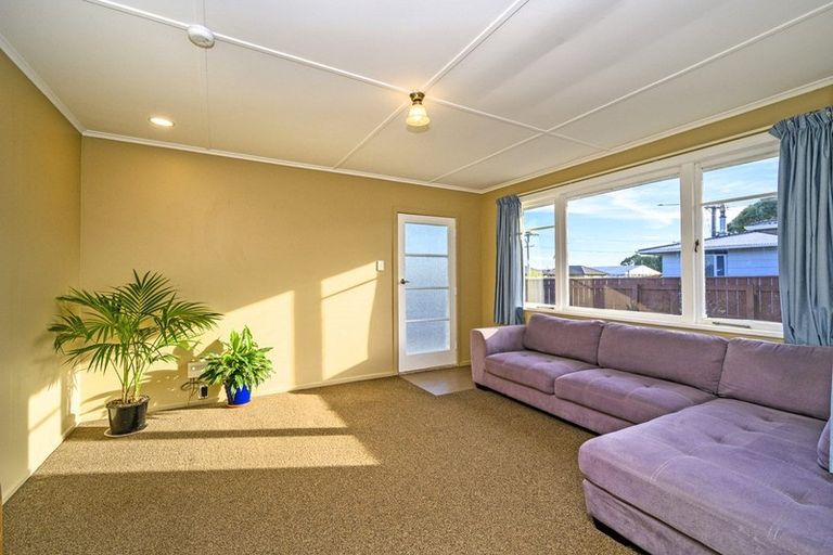 Photo of property in 73 Pohutukawa Place, Bell Block, New Plymouth, 4312