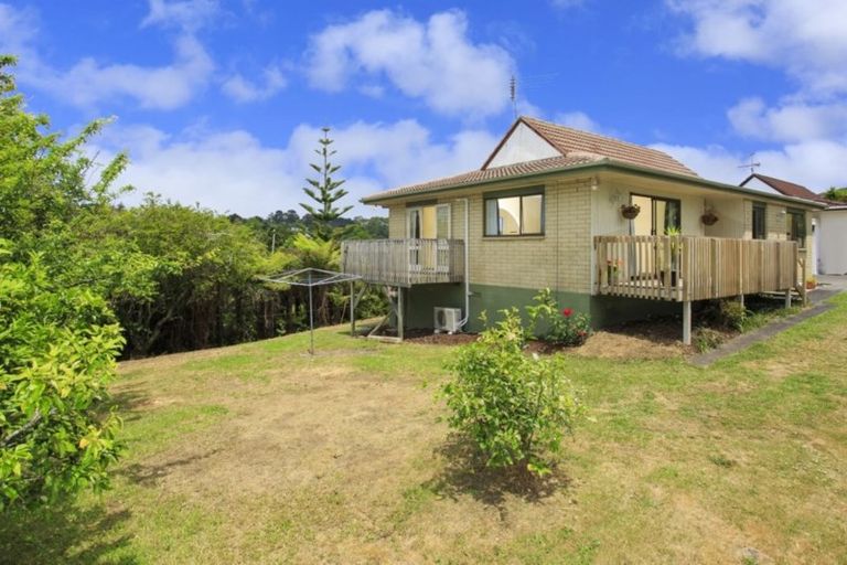 Photo of property in 2/6 Charmaine Road, Torbay, Auckland, 0630