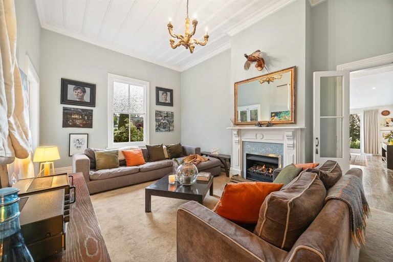 Photo of property in 124 Rimmer Road, Helensville, 0875