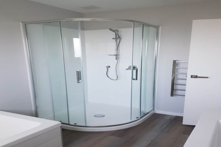 Photo of property in 15 Karearea Avenue, Kenepuru, Porirua, 5022