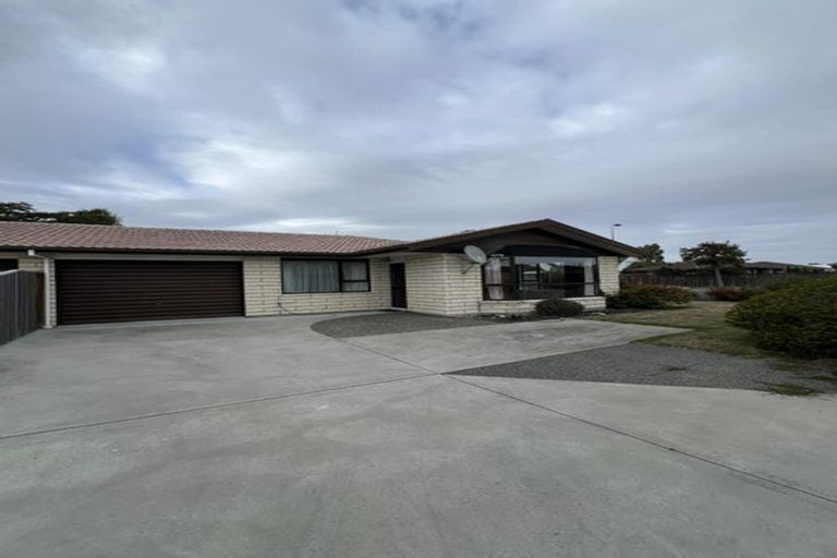 Photo of property in 1/17 Aberfoyle Place, Parklands, Christchurch, 8083