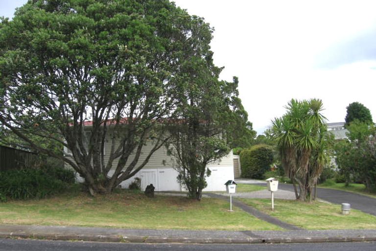 Photo of property in 15 Linwood Avenue, Forrest Hill, Auckland, 0620