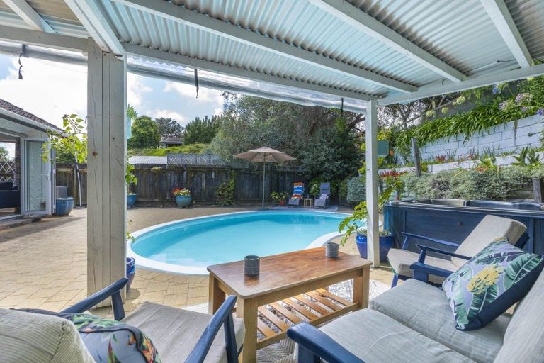 Photo of property in 16 Weggery Drive, Waikanae Beach, Waikanae, 5036