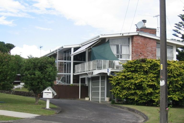 Photo of property in 14 Carole Crescent, Pakuranga, Auckland, 2010