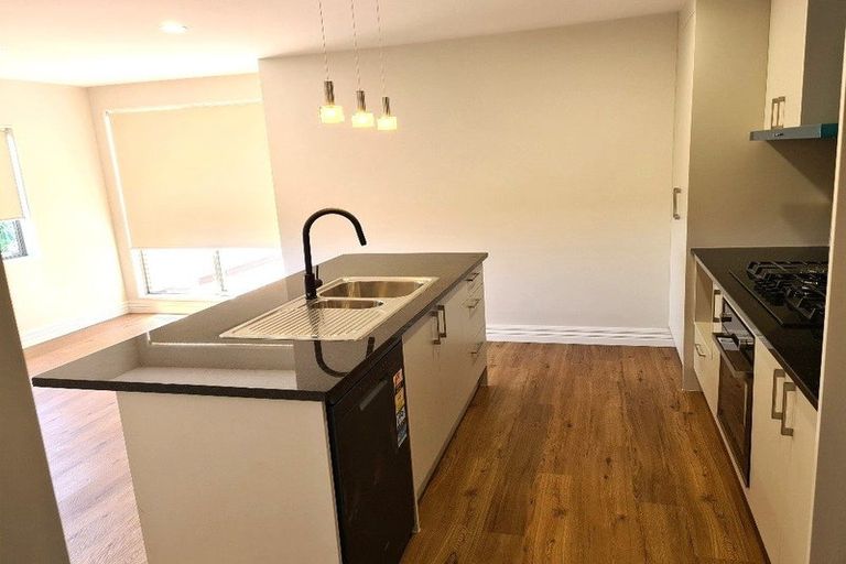 Photo of property in 17c Balmain Road, Birkenhead, Auckland, 0626