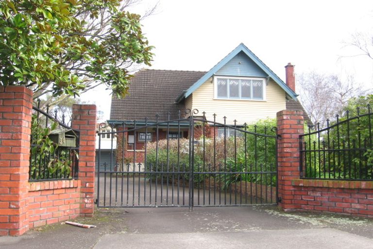 Photo of property in 34 Russell Street, Palmerston North, 4414