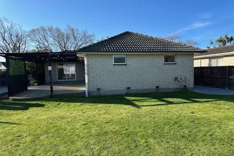 Photo of property in 82 Lowry Avenue, Redwood, Christchurch, 8051