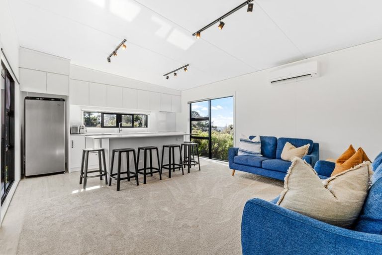 Photo of property in 1119a Whangaparaoa Road, Tindalls Beach, Whangaparaoa, 0930