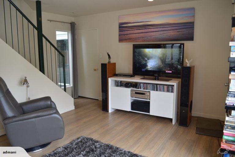 Photo of property in 2/240 Kilmore Street, Christchurch Central, Christchurch, 8011