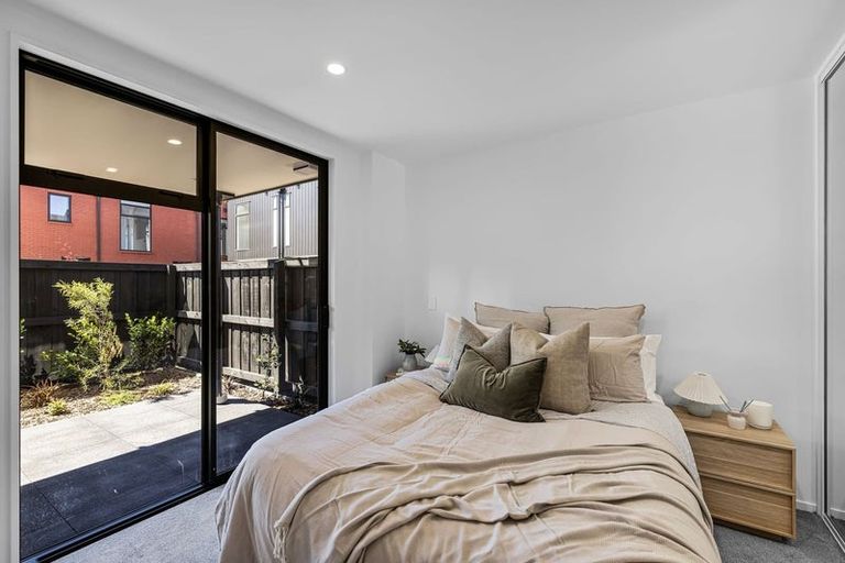 Photo of property in 2/11 Donald Place, St Albans, Christchurch, 8014