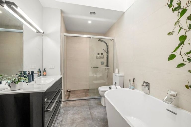 Photo of property in 70 Chesham Avenue, Waipahihi, Taupo, 3330