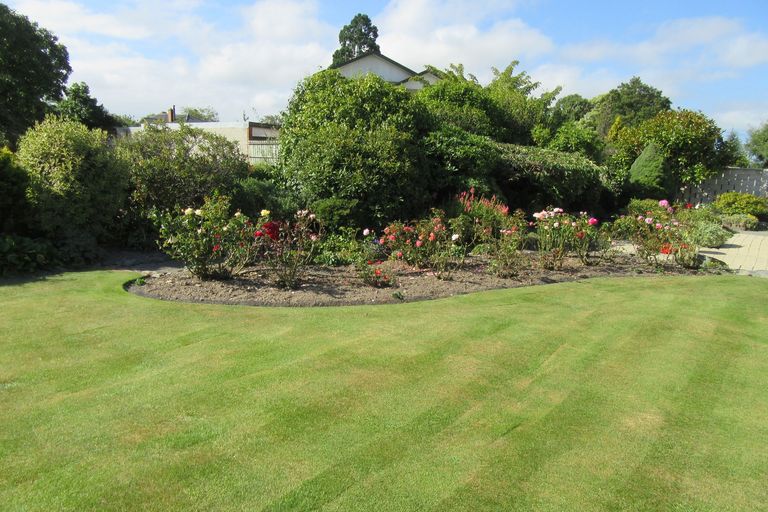 Photo of property in 17a Churchill Place, Waimate, 7924