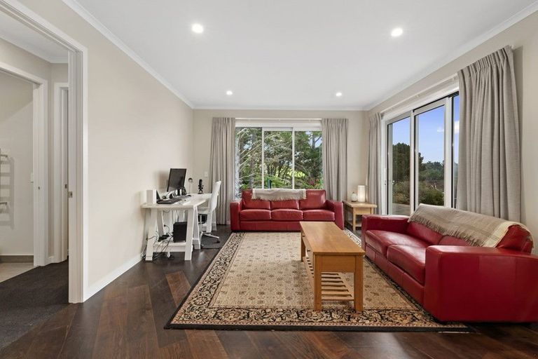 Photo of property in 402 Paremoremo Road, Paremoremo, Auckland, 0632