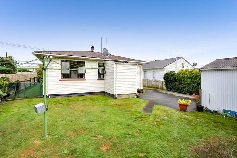 Photo of property in 20 Cornwall Street, Eltham, 4322