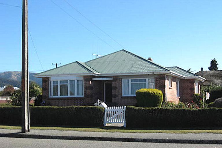 Photo of property in 42 Harris Street, Waimate, 7924