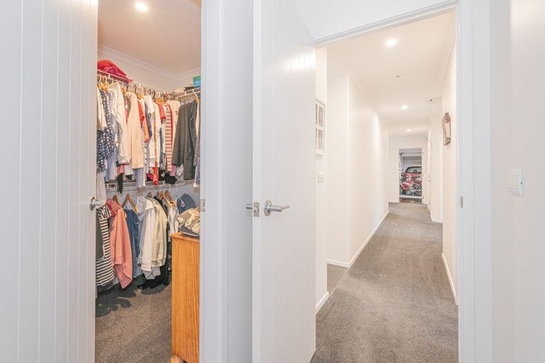 Photo of property in 18 Roseberry Place, Whitianga, 3510