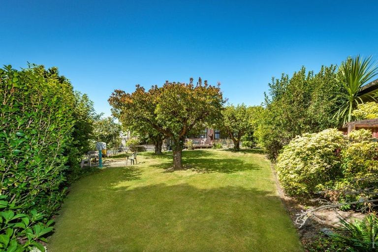 Photo of property in 7 Kingston Place, Bishopdale, Christchurch, 8053