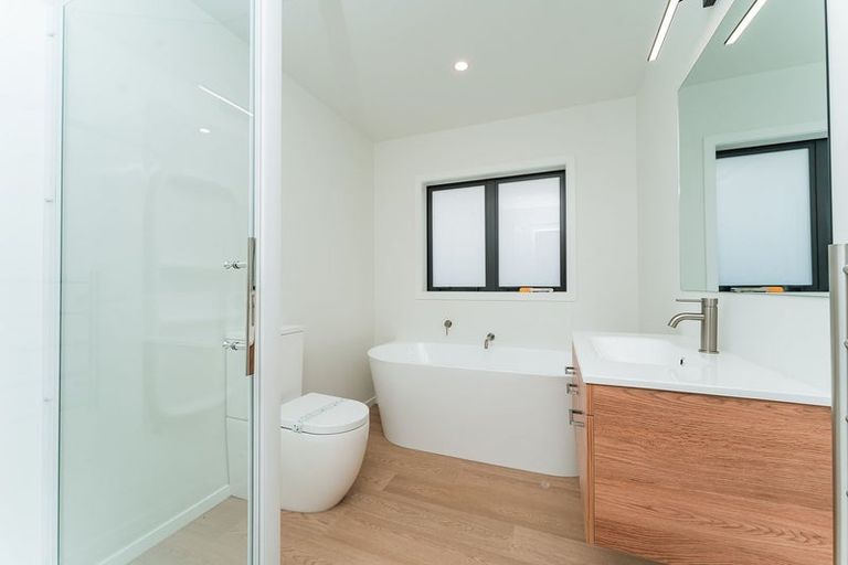 Photo of property in 55d Potter Avenue, Northcote, Auckland, 0627