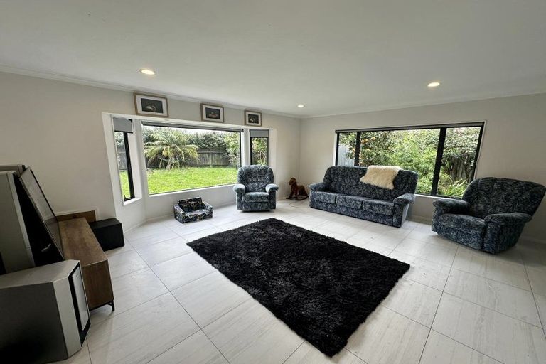 Photo of property in 58 Wattle Farm Road, Wattle Downs, Auckland, 2103