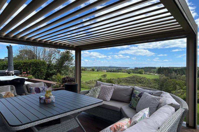 Photo of property in 124 Trig Road, Whitford, Howick, 2571