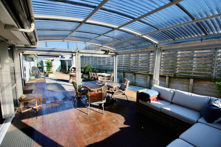 Photo of property in 2 Roseberry Place, Whitianga, 3510