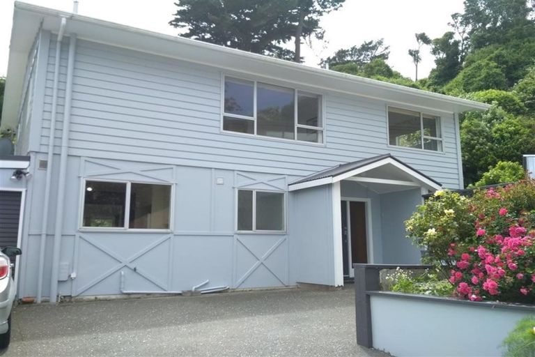 Photo of property in 34 Glanmire Road, Newlands, Wellington, 6037