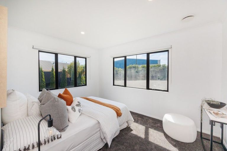 Photo of property in 69 Royal Oak Drive, Kelvin Grove, Palmerston North, 4414