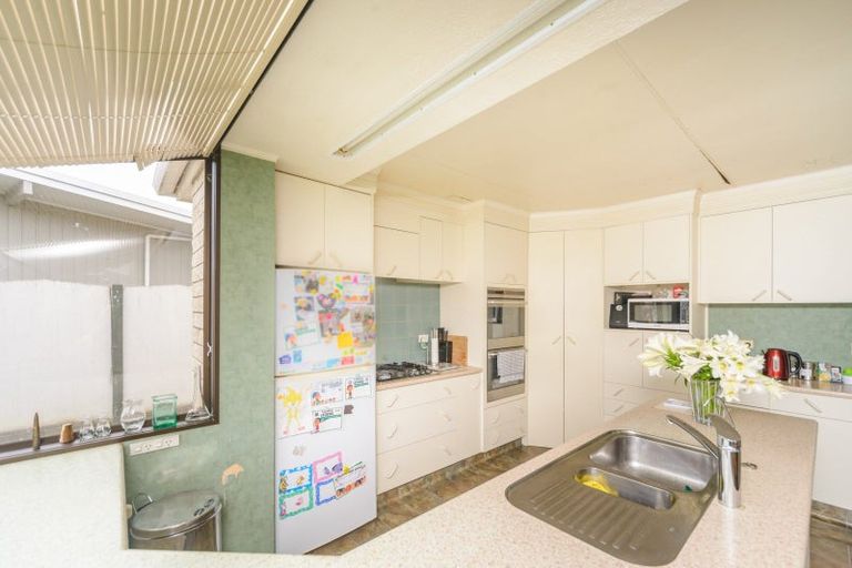 Photo of property in 29 Herbert Avenue, Cloverlea, Palmerston North, 4412