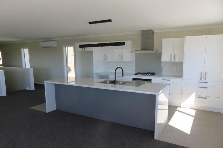 Photo of property in 18a Carluke Street, Paparangi, Wellington, 6037