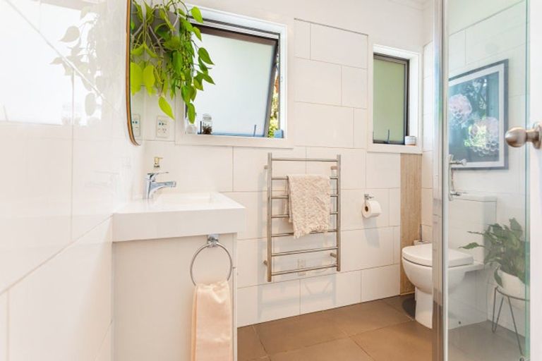 Photo of property in 82 Glenvar Road, Torbay, Auckland, 0630