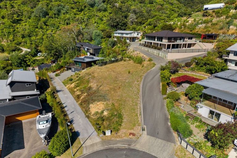 Photo of property in 24 Russell Street, Picton, 7220