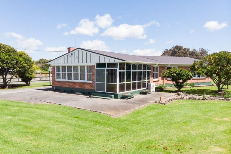 Photo of property in 63 Pipiroa Road, Ngatea, 3503