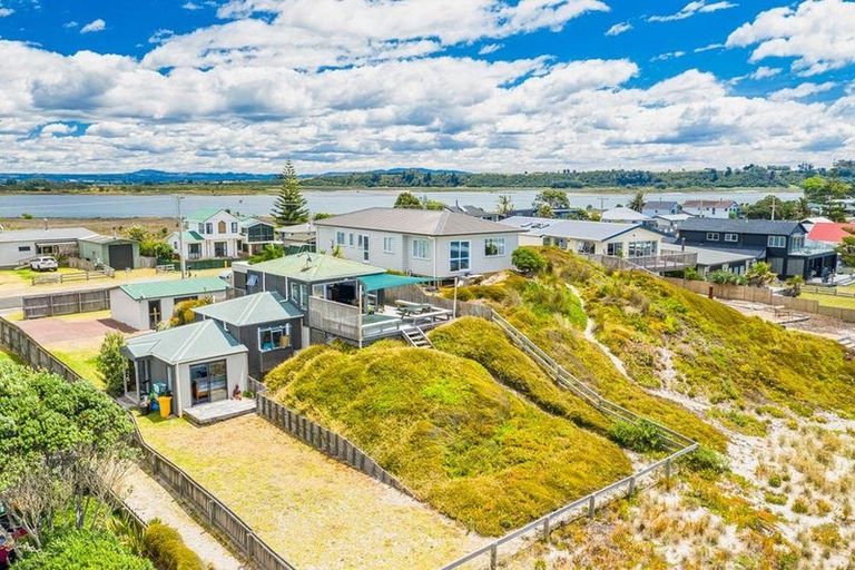 Photo of property in 517 Pukehina Parade, Pukehina, Te Puke, 3189