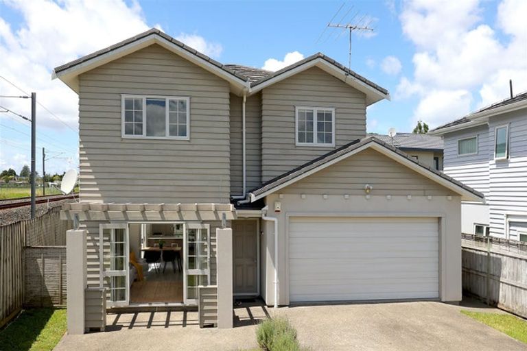 Photo of property in 36 Mulvaney Crescent, Henderson, Auckland, 0612