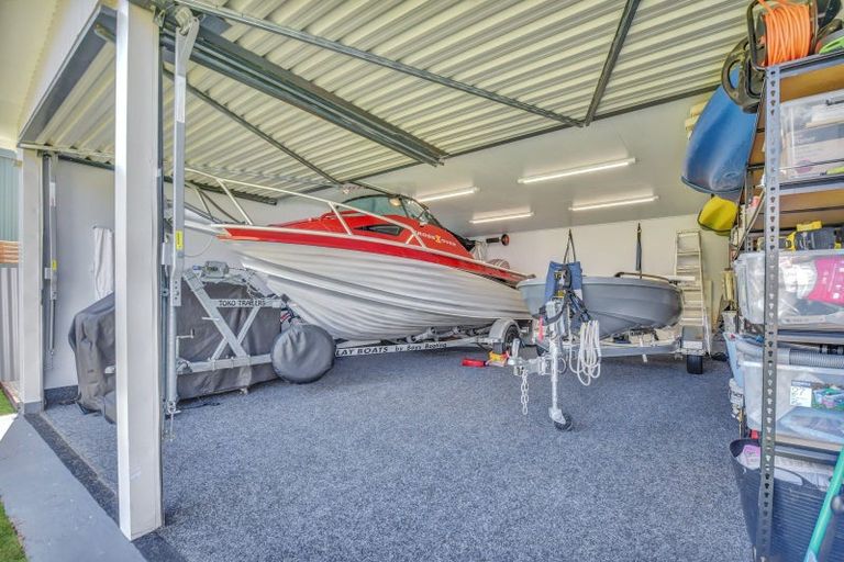 Photo of property in 20 Renata Road, Okiwi Bay, 7193