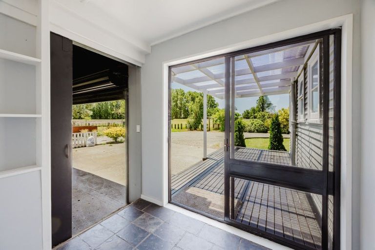 Photo of property in 2070 State Highway 2, Waipukurau, 4285